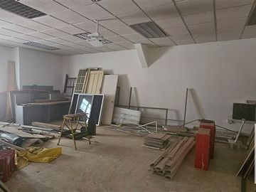Amplio Local Comercial en arriendo en Providencia
