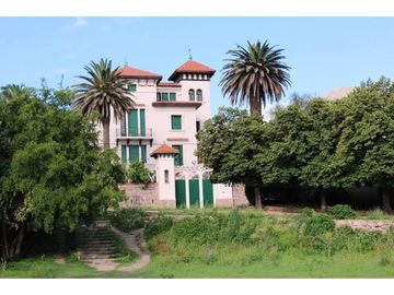 ESPECTACULAR CASTILLO . IDEAL  EMPRENDIMIENTO HOTELERO .  RESTO , HOSTEL   EXCELENTE UBICACION . VISTA