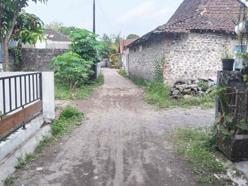 Tanah dekat Kampus jalan Kaliurang Km 13
