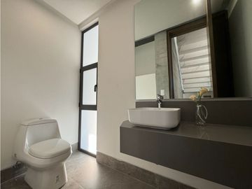 Casa en Venta en la Joya Residencial con vistas al Lago Monterrey