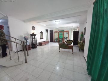 Rumah klampis jalan kembar Full furnished