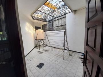 Rumah klampis jalan kembar Full furnished