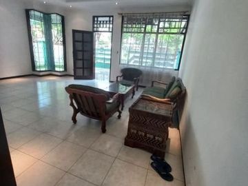 Rumah klampis jalan kembar Full furnished