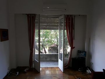 Venta PH 3  amb al frente con balcón corrido muy luminoso reciclado Monte Castro Apto crédito