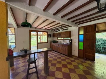 casa campestre en arriendo en via rionegro. Cod A401164