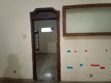 Tanah Dengan Bangunan Tua Lokasi Strategis di Pekayon Bekasi