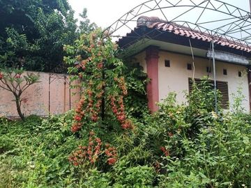Tanah Dengan Bangunan Tua Lokasi Strategis di Pekayon Bekasi