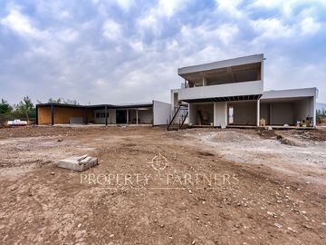 Casa en obra gruesa, Chicureo Centro, a pasos del Colegio Santa Cruz
