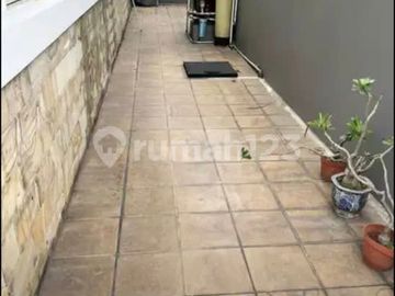 Rumah Hook Samping Taman Harga Murah Taman Semanan Indah