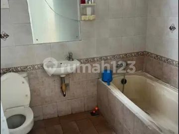 Rumah Hook Samping Taman Harga Murah Taman Semanan Indah