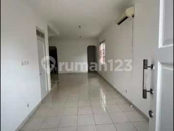 Rumah Hook Samping Taman Harga Murah Taman Semanan Indah