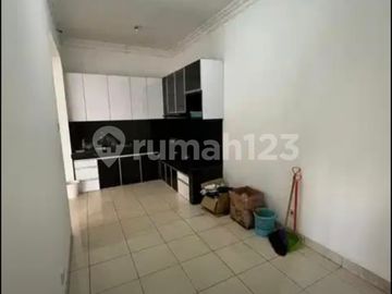 Rumah Hook Samping Taman Harga Murah Taman Semanan Indah
