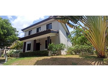 SE VENDE CASA EN PANAMA PACIFICO