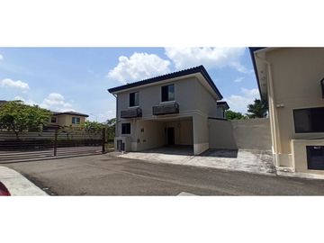SE VENDE CASA EN PANAMA PACIFICO