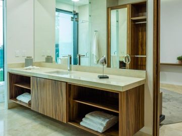 Vista al mar, laguna y zona hotelera, departamento de lujo en venta Cancún