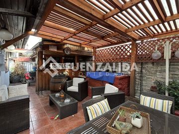 Casa en venta de 3 dorm. en La Reina