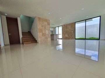 Casa en Venta  con Estudio o 4a Rec y amplio Roof Garden Parque México
