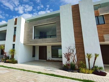 Casa en Venta  con Estudio o 4a Rec y amplio Roof Garden Parque México