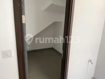 Dijual Rumah di Harmony Golf Pik 1 , bisa Gandeng, Murah