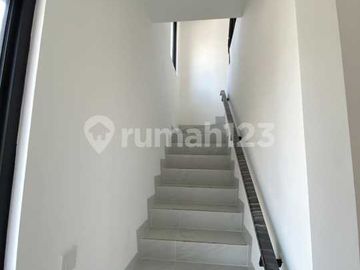 Dijual Rumah di Harmony Golf Pik 1 , bisa Gandeng, Murah