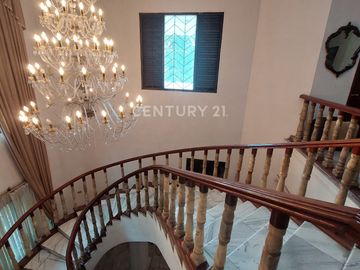 Rumah Mewah Dan Besar Dalam Komplek Di Cipinang S8371