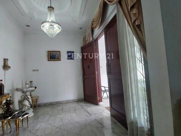 Rumah Mewah Dan Besar Dalam Komplek Di Cipinang S8371