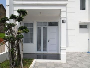 Jual rumah resort villa mewah cantik sejuk di Cinunuk dkt Griya