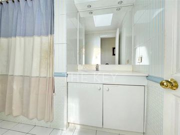 Casa en Venta en El Golf de Manquehue - Camino Real