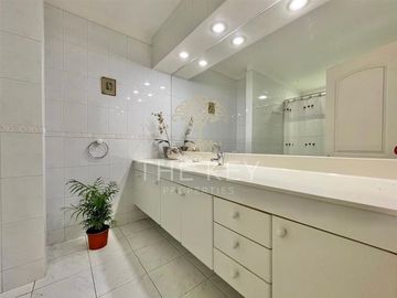 Casa en Venta en El Golf de Manquehue - Camino Real