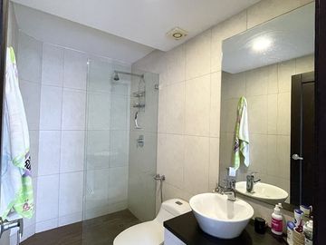 Punta Centinela, se vende departamento vista al mar con 2 dormitorios (Torre 2000), inversión de alta rentabilidad.