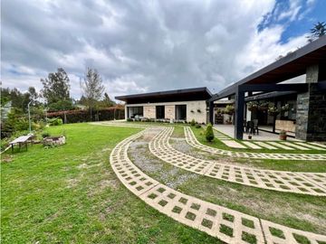 Venta casa campestre En Alto de las Palmas Envigado sector lemont
