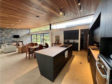 Venta casa campestre En Alto de las Palmas Envigado sector lemont