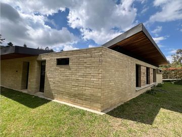 Venta casa campestre En Alto de las Palmas Envigado sector lemont