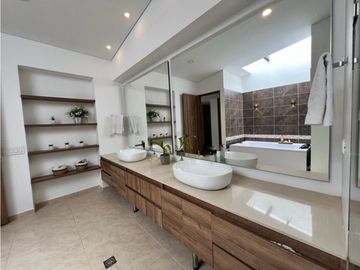 Venta casa campestre En Alto de las Palmas Envigado sector lemont