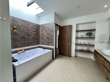 Venta casa campestre En Alto de las Palmas Envigado sector lemont