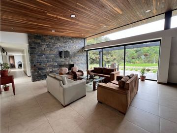 Venta casa campestre En Alto de las Palmas Envigado sector lemont