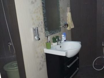 Rumah di Ciledug, Tangerang. Harga Murah tanah luas