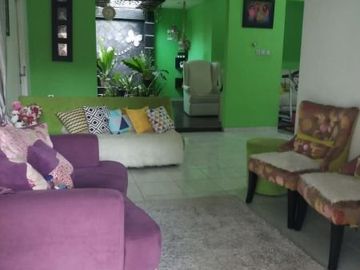 Rumah di Ciledug, Tangerang. Harga Murah tanah luas