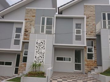 RUMAH MINIMALIS 2 LANTAI VIEW PEGUNUNGAN DAU MALANG, HARGA MURAH!