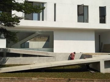 Dijual Rumah cantik Baru di perumahan Bintaro Jakarta selatan