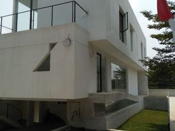 Dijual Rumah cantik Baru di perumahan Bintaro Jakarta selatan