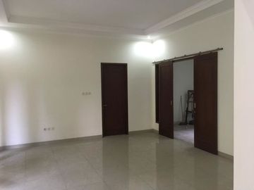 Di jual cepat Rumah Second cempaka putih Tanah Luas Siap Huni