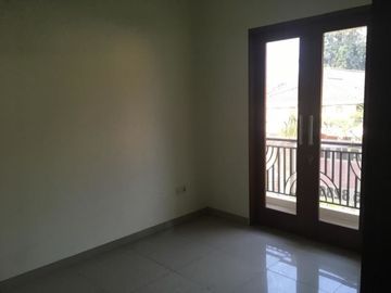 Di jual cepat Rumah Second cempaka putih Tanah Luas Siap Huni