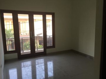 Di jual cepat Rumah Second cempaka putih Tanah Luas Siap Huni