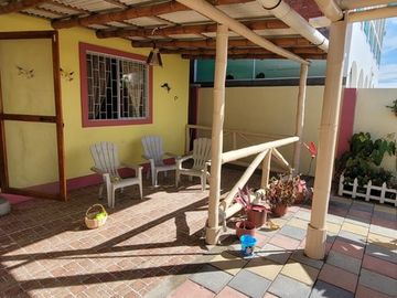 Ballenita Beauty with Pool. Excellent Opportunity: Se Vende Casa Cerca del Mar en Ballenita