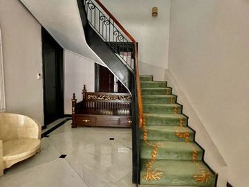RUMAH LUAS MEGAH at Jl SIMPRUG GOLF, KEBAYORAN LAMA