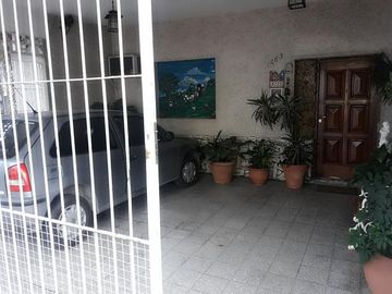 CASA 5 AMB C/COCHERA lote 417m2 300m2cub SANTOS LUGARES
