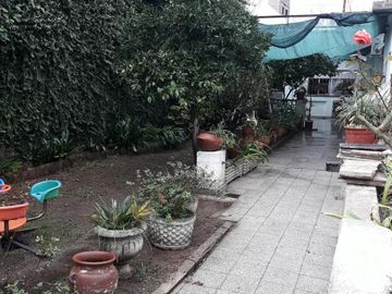 CASA 5 AMB C/COCHERA lote 417m2 300m2cub SANTOS LUGARES