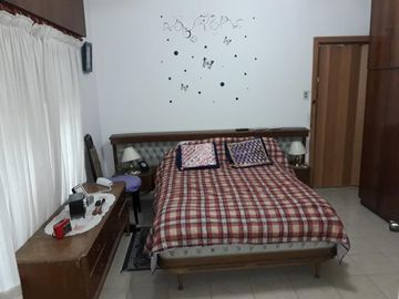 CASA 5 AMB C/COCHERA lote 417m2 300m2cub SANTOS LUGARES
