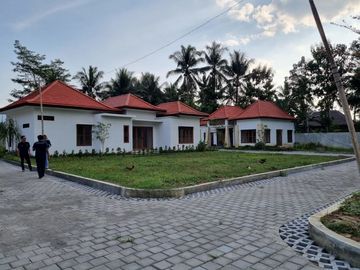 VILLA MEWAH DI KAWASAN CANDI BOROBUDUR FULLY FURNISHED DEKAT ARTIS